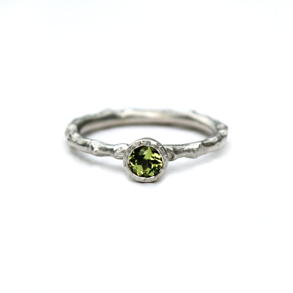 Twig Ring with Peridot